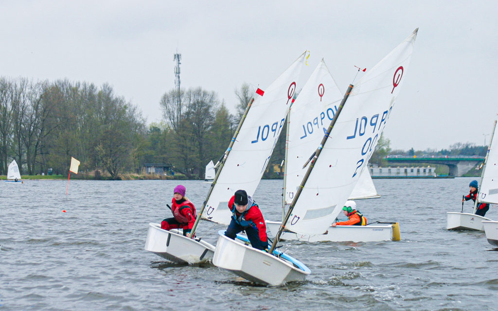trening żeglarski spójnia warszawa optymist